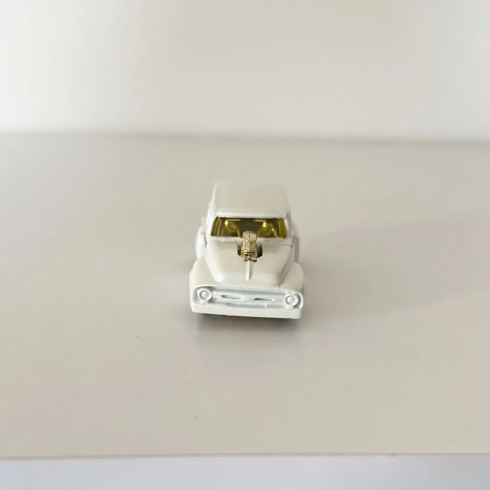 Hot Wheels '56 Ford Truck Pearl White 2000 1:64 Diecast Car #171 Gold Wheels